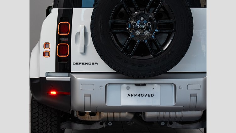 2024 認定中古車 Land Rover Defender 110 Fuji White 3.0 litre i6D​ S　D350　コイルサスペンション