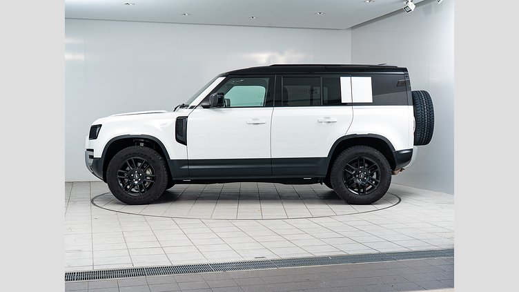 2024 認定中古車 Land Rover Defender 110 Fuji White 3.0 litre i6D​ S　D350　コイルサスペンション