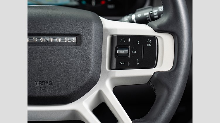 2024 認定中古車 Land Rover Defender 110 Fuji White 3.0 litre i6D​ S　D350　コイルサスペンション