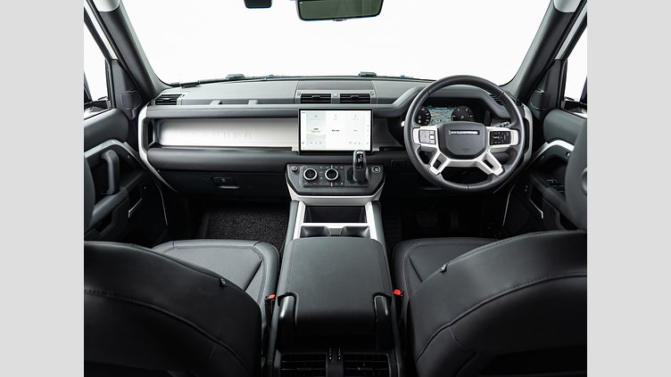 2024 認定中古車 Land Rover Defender 110 Fuji White 3.0 litre i6D​ S　D350　コイルサスペンション