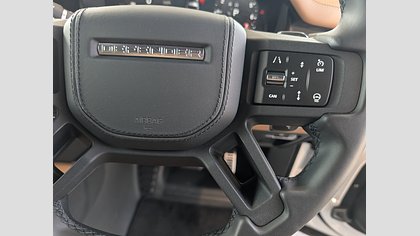 Defender 90 13
