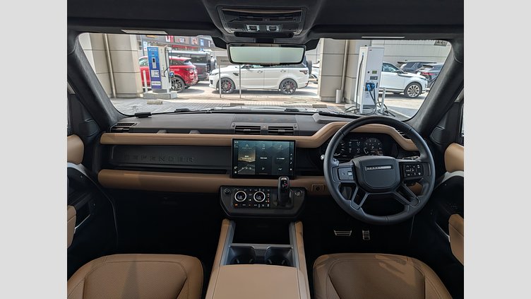 2025 認定中古車 Land Rover Defender 90 フジホワイト P525 ガソリン V8
