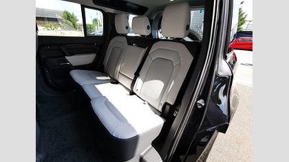 Defender 110 4