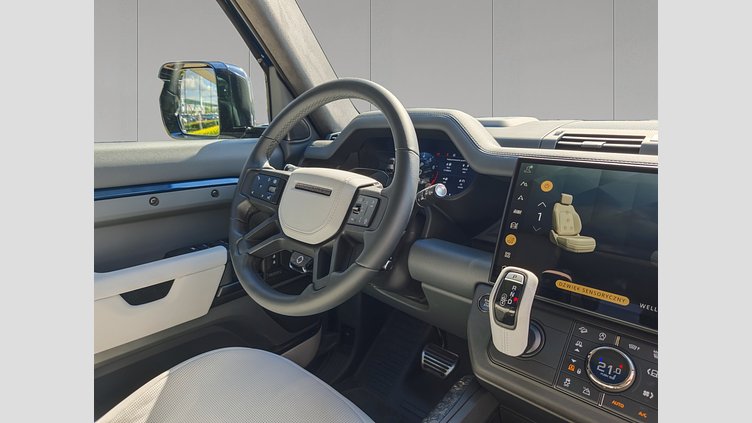 2025 Approved Land Rover Defender OCTA Sargasso Blue P635 z silnikiem benzynowym V8 DEFENDER OCTA