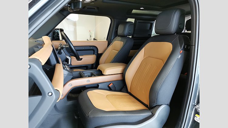 2023 認定中古車 Land Rover Defender 90 Carpathian Grey 3.0 litre i6D​ 90X D300 4WD