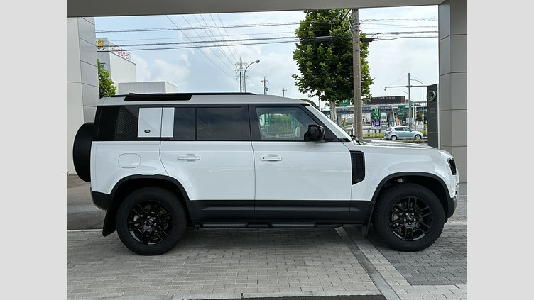 2024 認定中古車 Land Rover Defender 110 フジホワイト D300 AWD（AT） S