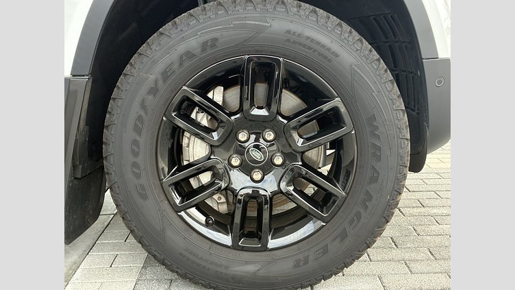 2024 認定中古車 Land Rover Defender 110 フジホワイト D300 AWD（AT） S
