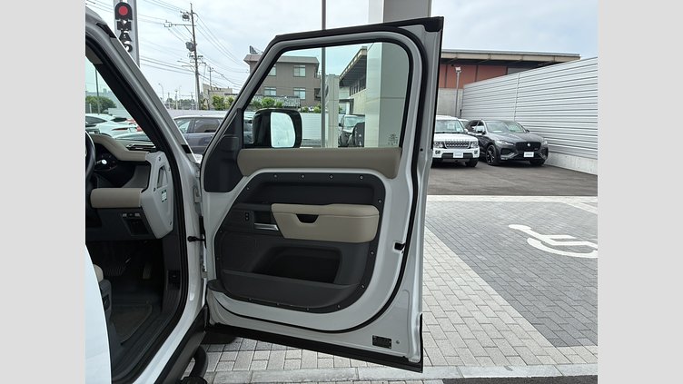 2024 認定中古車 Land Rover Defender 110 フジホワイト D300 AWD（AT） S