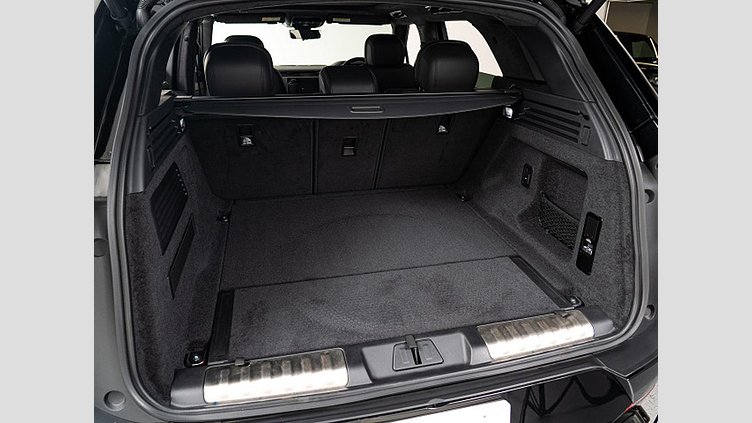2023 認定中古車 Land Rover Range Rover Sport Santorini Black 3.0 litre i6D​ オートバイオグラフィー 