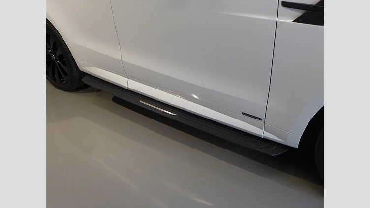 2024 認定中古車 Land Rover Range Rover Sport フジホワイト P550eプラグインハイブリッド（ガソリン） スタンダードホイールベース Autobiography