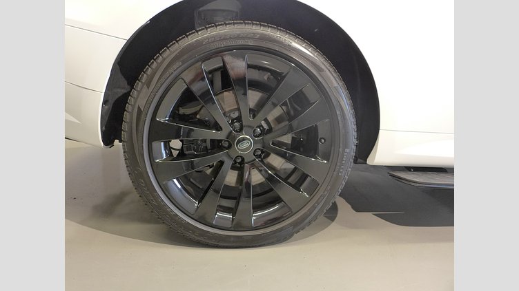2024 認定中古車 Land Rover Range Rover Sport フジホワイト P550eプラグインハイブリッド（ガソリン） スタンダードホイールベース Autobiography