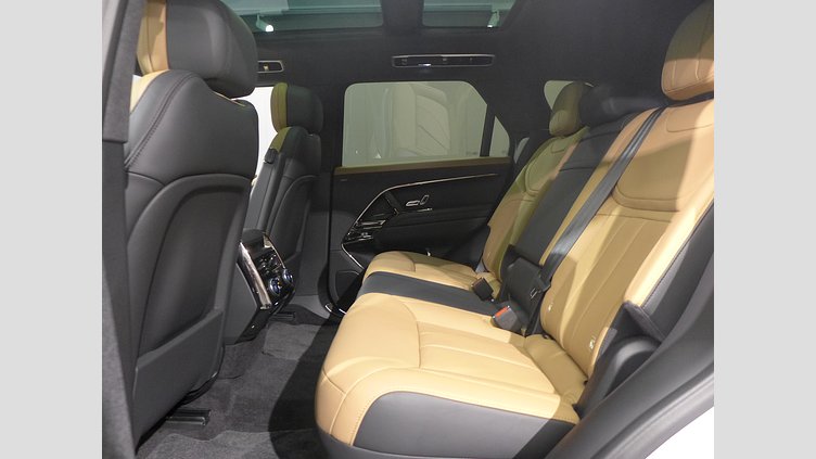 2024 認定中古車 Land Rover Range Rover Sport フジホワイト P550eプラグインハイブリッド（ガソリン） スタンダードホイールベース Autobiography