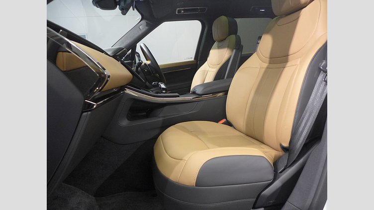 2024 認定中古車 Land Rover Range Rover Sport フジホワイト P550eプラグインハイブリッド（ガソリン） スタンダードホイールベース Autobiography