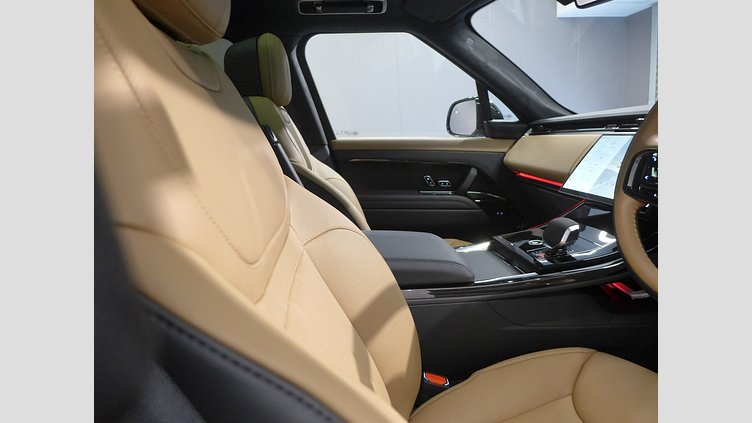 2024 認定中古車 Land Rover Range Rover Sport フジホワイト P550eプラグインハイブリッド（ガソリン） スタンダードホイールベース Autobiography
