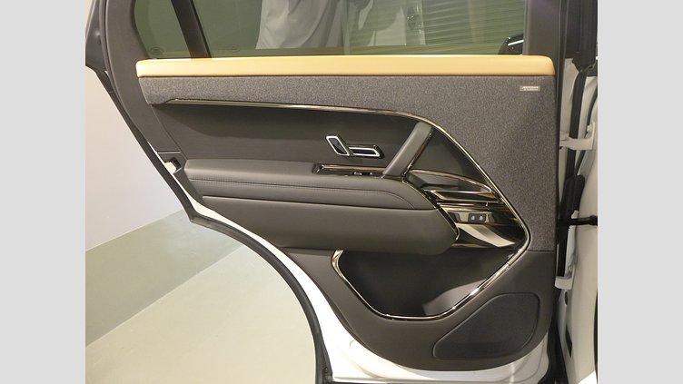 2024 認定中古車 Land Rover Range Rover Sport フジホワイト P550eプラグインハイブリッド（ガソリン） スタンダードホイールベース Autobiography