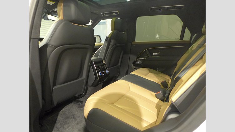 2024 認定中古車 Land Rover Range Rover Sport フジホワイト P550eプラグインハイブリッド（ガソリン） スタンダードホイールベース Autobiography