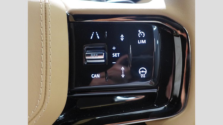 2024 認定中古車 Land Rover Range Rover Sport フジホワイト P550eプラグインハイブリッド（ガソリン） スタンダードホイールベース Autobiography