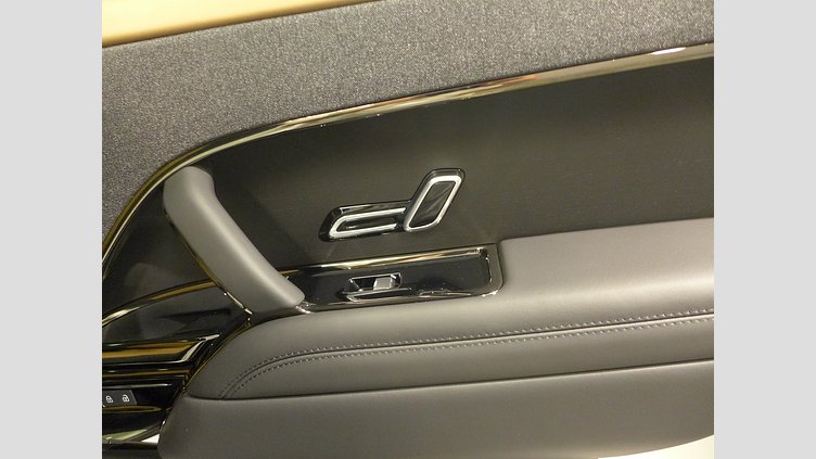 2024 認定中古車 Land Rover Range Rover Sport フジホワイト P550eプラグインハイブリッド（ガソリン） スタンダードホイールベース Autobiography