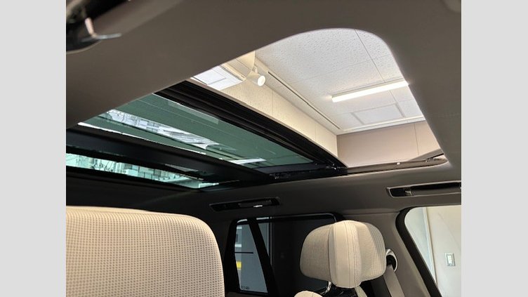 2024 認定中古車 Land Rover Range Rover BespokeGreen in gloss fnish SV　4.4L　V8　615PS SVビスポークバルモラルエディション
