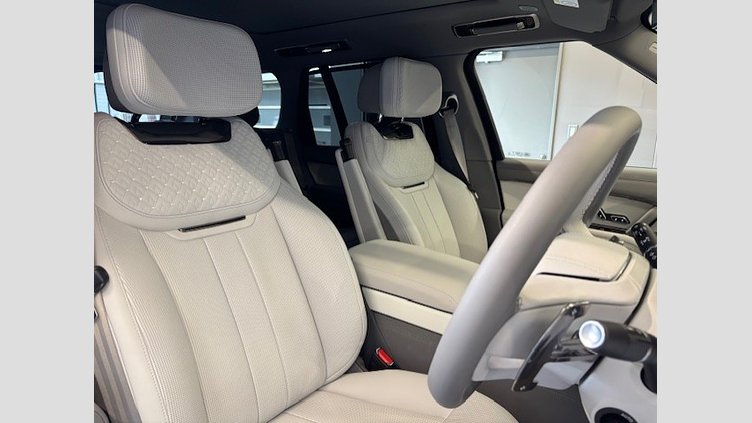 2024 認定中古車 Land Rover Range Rover BespokeGreen in gloss fnish SV　4.4L　V8　615PS SVビスポークバルモラルエディション