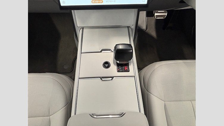 2024 認定中古車 Land Rover Range Rover BespokeGreen in gloss fnish SV　4.4L　V8　615PS SVビスポークバルモラルエディション