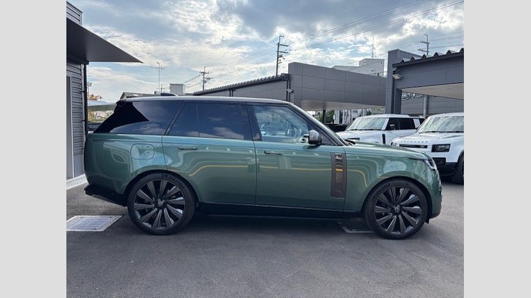 2024 認定中古車 Land Rover Range Rover BespokeGreen in gloss fnish SV　4.4L　V8　615PS SVビスポークバルモラルエディション