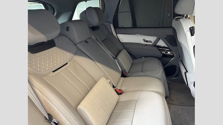 2024 認定中古車 Land Rover Range Rover BespokeGreen in gloss fnish SV　4.4L　V8　615PS SVビスポークバルモラルエディション