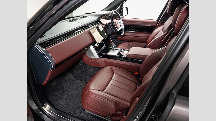 2024 認定中古車 Land Rover Range Rover シャラントグレイ D350 AWD MHEV（AT） スタンダードホイールベース Autobiography