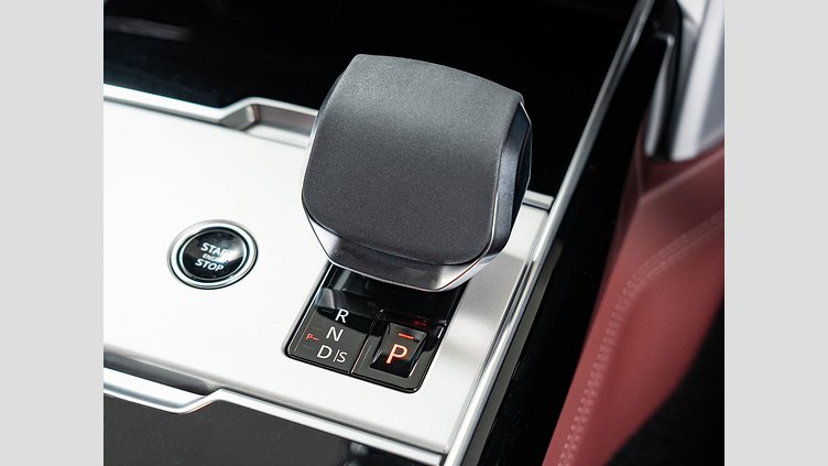 2024 認定中古車 Land Rover Range Rover シャラントグレイ D350 AWD MHEV（AT） スタンダードホイールベース Autobiography