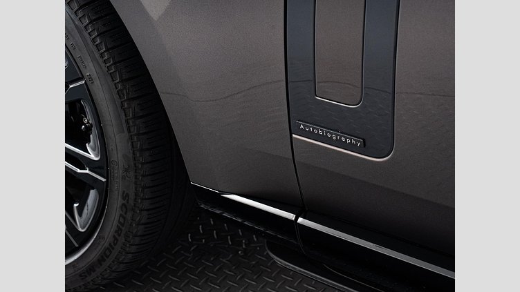 2024 認定中古車 Land Rover Range Rover シャラントグレイ D350 AWD MHEV（AT） スタンダードホイールベース Autobiography
