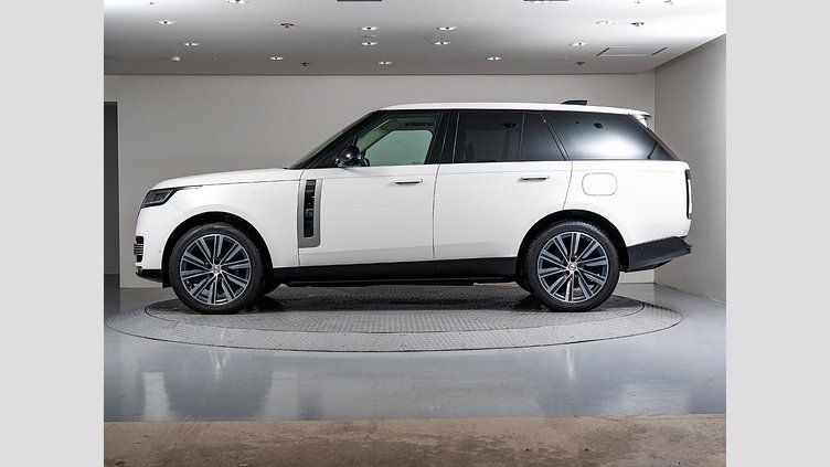 2024 認定中古車 Land Rover Range Rover アイシーホワイト - グロスフィニッシュ P550 AWD PHEV（AT） スタンダードホイールベース SV