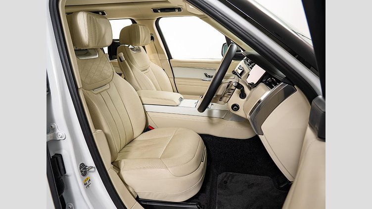 2024 認定中古車 Land Rover Range Rover アイシーホワイト - グロスフィニッシュ P550 AWD PHEV（AT） スタンダードホイールベース SV