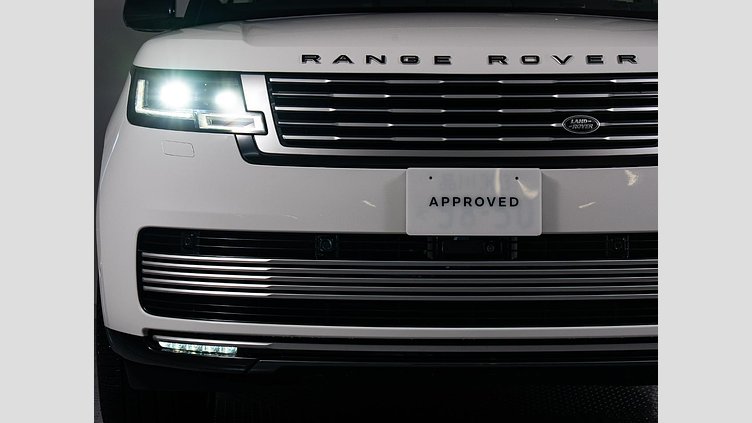 2024 認定中古車 Land Rover Range Rover アイシーホワイト - グロスフィニッシュ P550 AWD PHEV（AT） スタンダードホイールベース SV