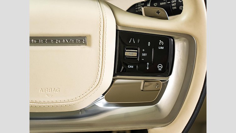 2024 認定中古車 Land Rover Range Rover アイシーホワイト - グロスフィニッシュ P550 AWD PHEV（AT） スタンダードホイールベース SV