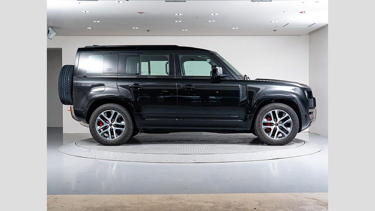 2022 認定中古車 Land Rover Defender 110 サントリーニブラック D300 AWD（AT） X