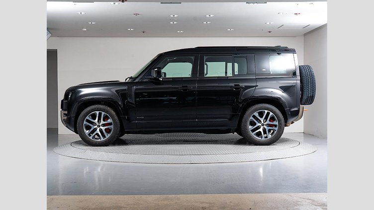 2022 認定中古車 Land Rover Defender 110 サントリーニブラック D300 AWD（AT） X