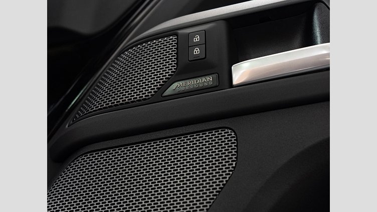2022 認定中古車 Land Rover Defender 110 サントリーニブラック D300 AWD（AT） X