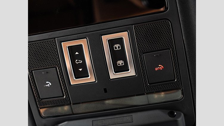 2022 認定中古車 Land Rover Defender 110 サントリーニブラック D300 AWD（AT） X