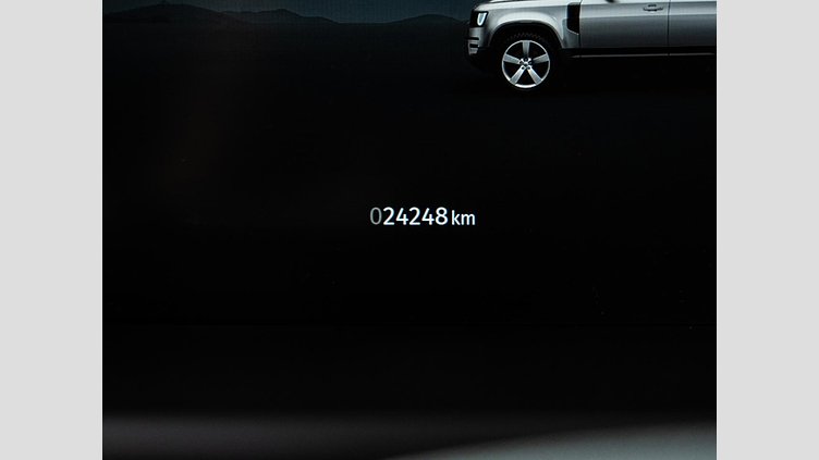 2022 認定中古車 Land Rover Defender 110 サントリーニブラック D300 AWD（AT） X