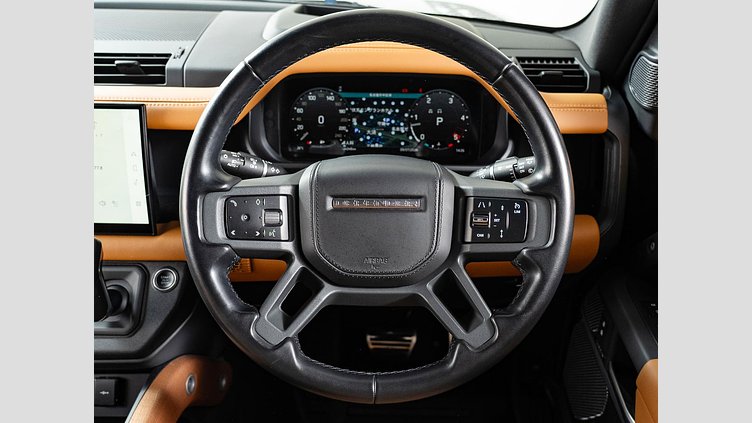 2022 認定中古車 Land Rover Defender 110 サントリーニブラック D300 AWD（AT） X