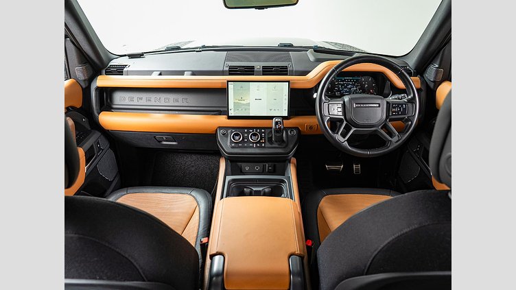 2022 認定中古車 Land Rover Defender 110 サントリーニブラック D300 AWD（AT） X