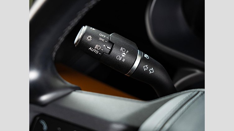 2022 認定中古車 Land Rover Defender 110 サントリーニブラック D300 AWD（AT） X