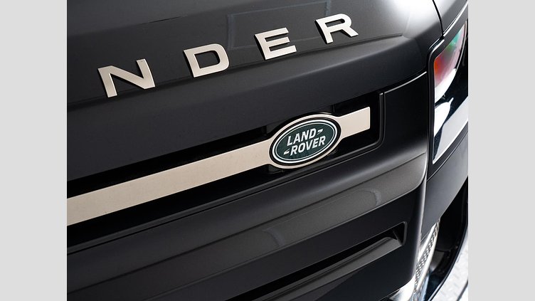 2022 認定中古車 Land Rover Defender 110 サントリーニブラック D300 AWD（AT） X