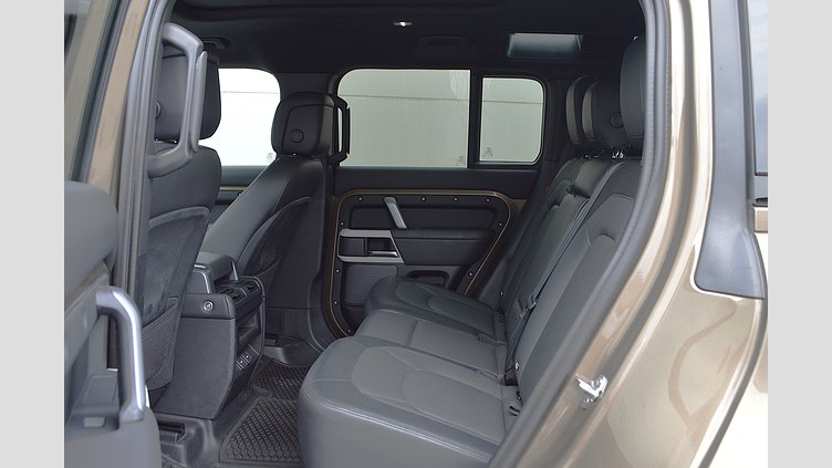 2023 認定中古車 Land Rover Defender 110 Gondwana Stone 3.0 litre i6D​ X-DYNAMIC HSE 5人