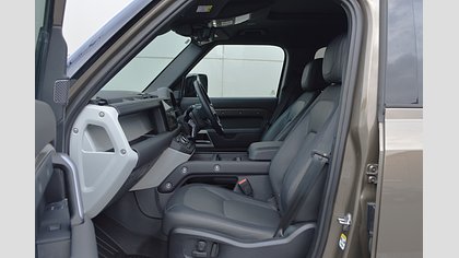 Defender 110 2