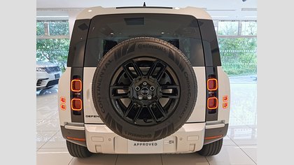 Defender 110 6