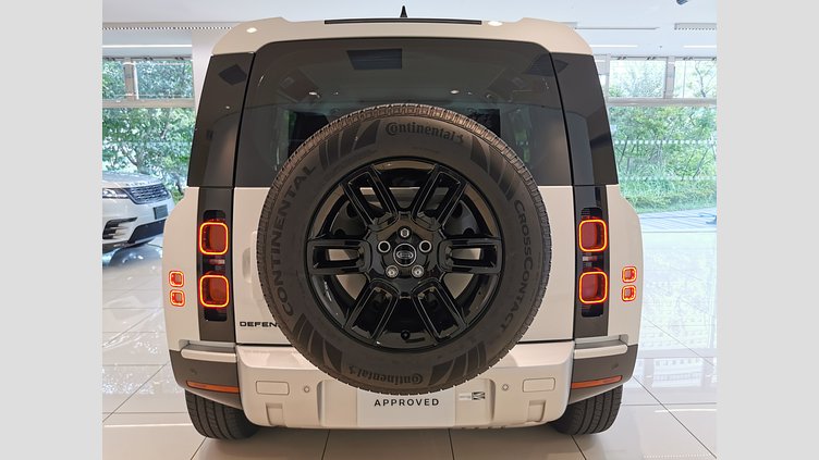 2023 認定中古車 Land Rover Defender 110 フジホワイト D300 AWD（AT） S