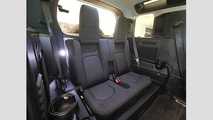 Defender 110 17