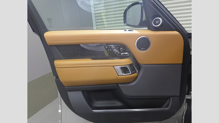 2021 認定中古車 Land Rover Range Rover アルバ 5.0リッターV8スーパーチャージド 525PS ガソリン スタンダードホイールベース FIFTY