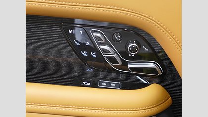 Range Rover 28